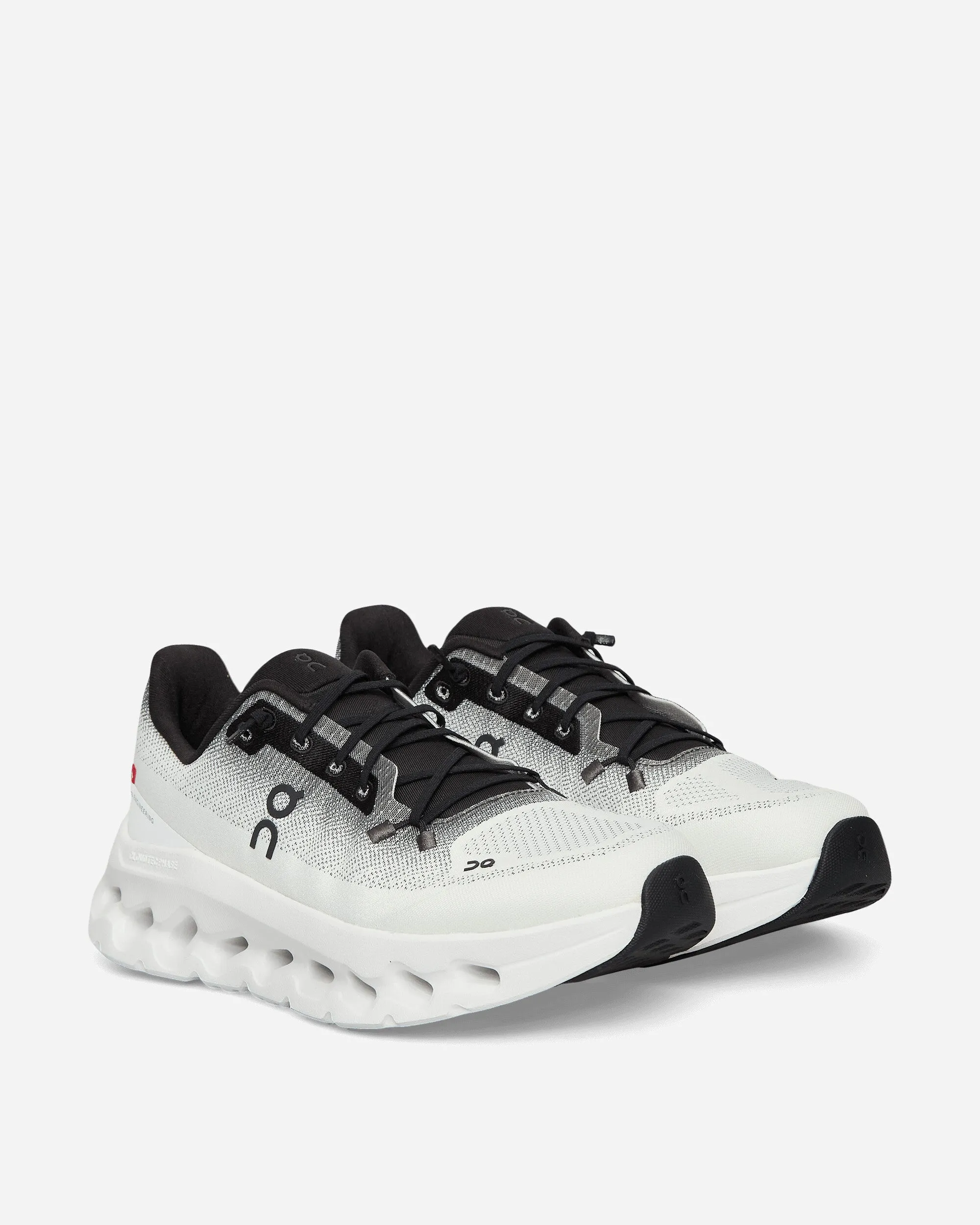 Cloudtilt Sneakers Black / Ivory
