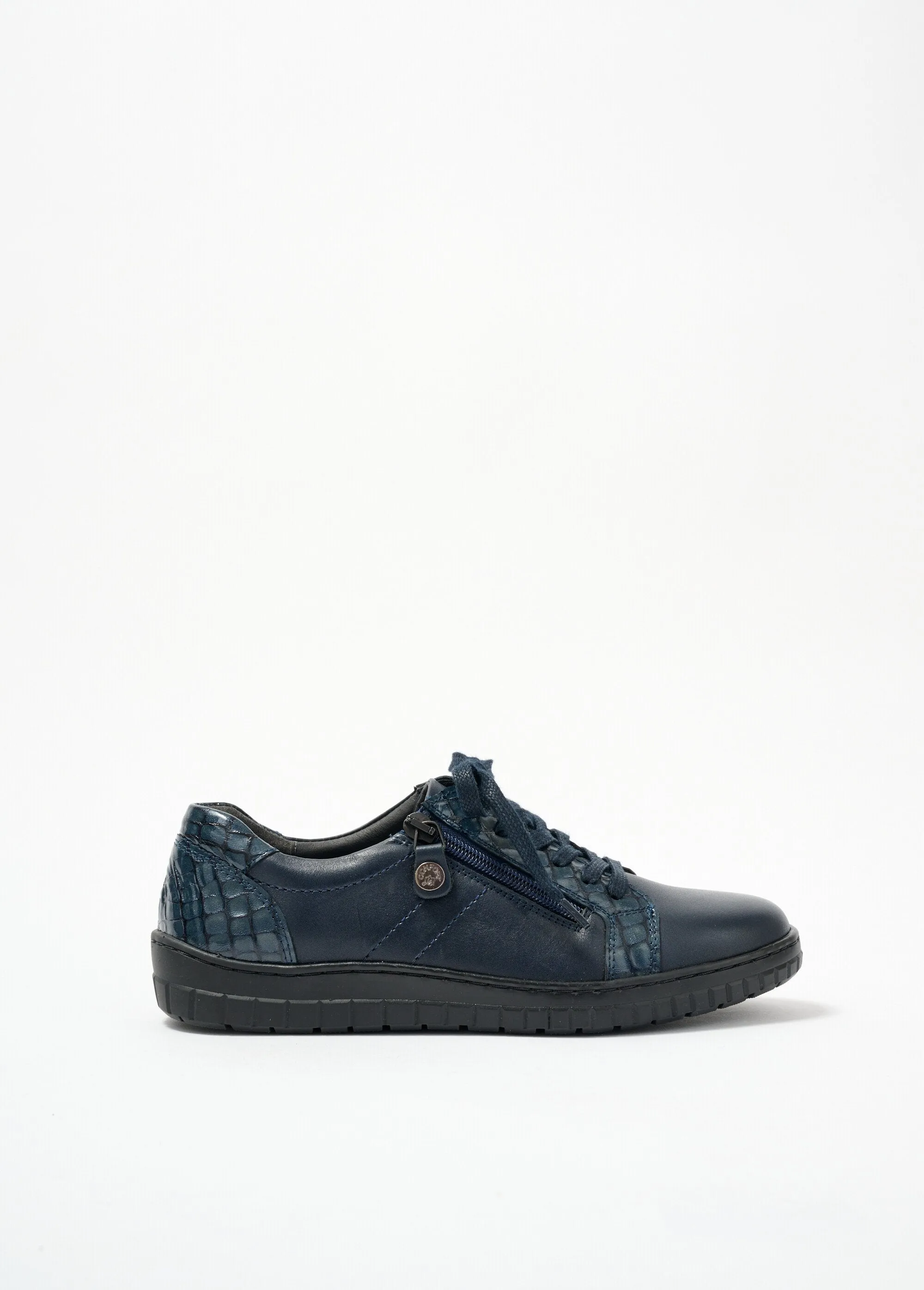 Comfort width sneakers with laces and zipper