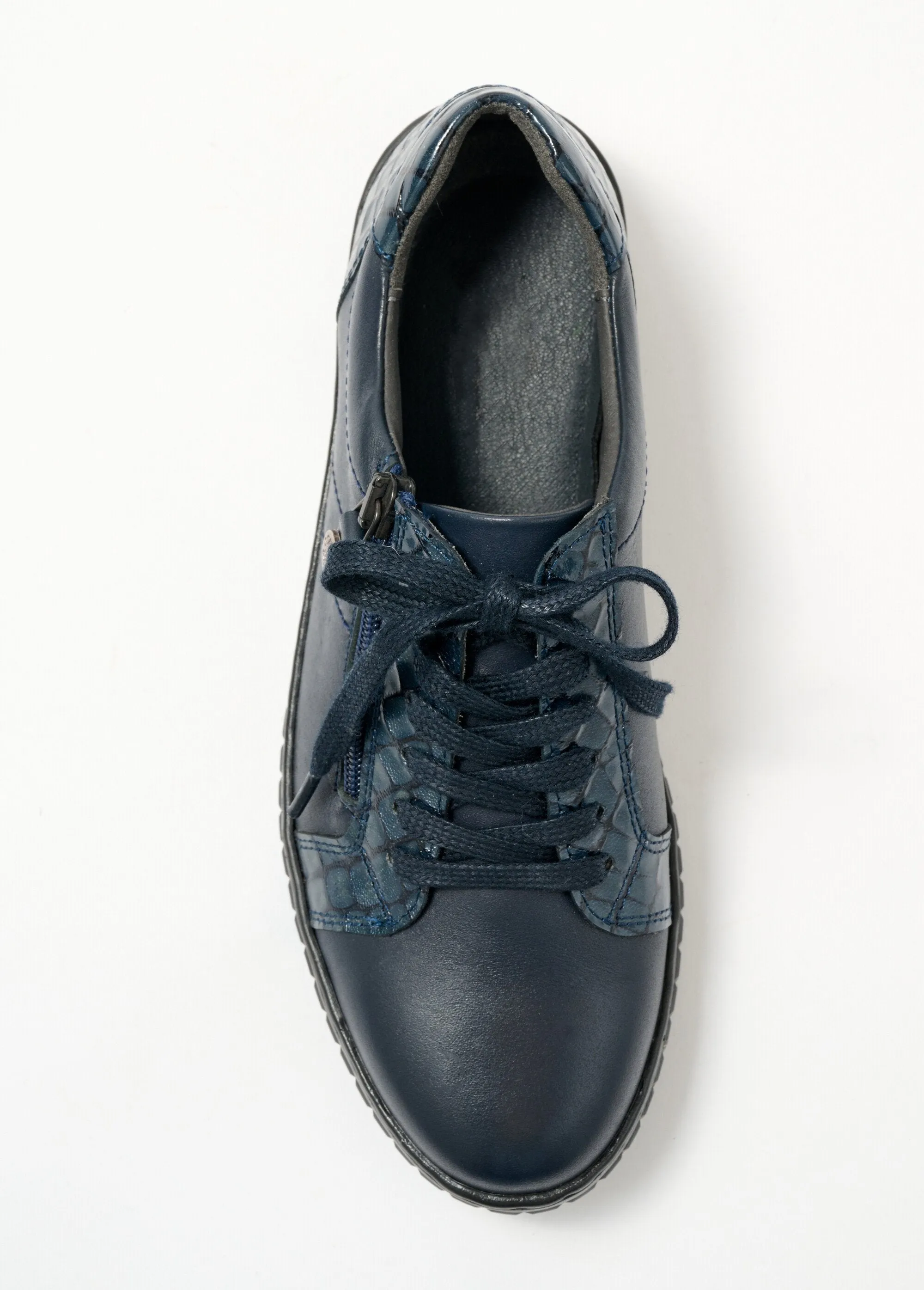 Comfort width sneakers with laces and zipper