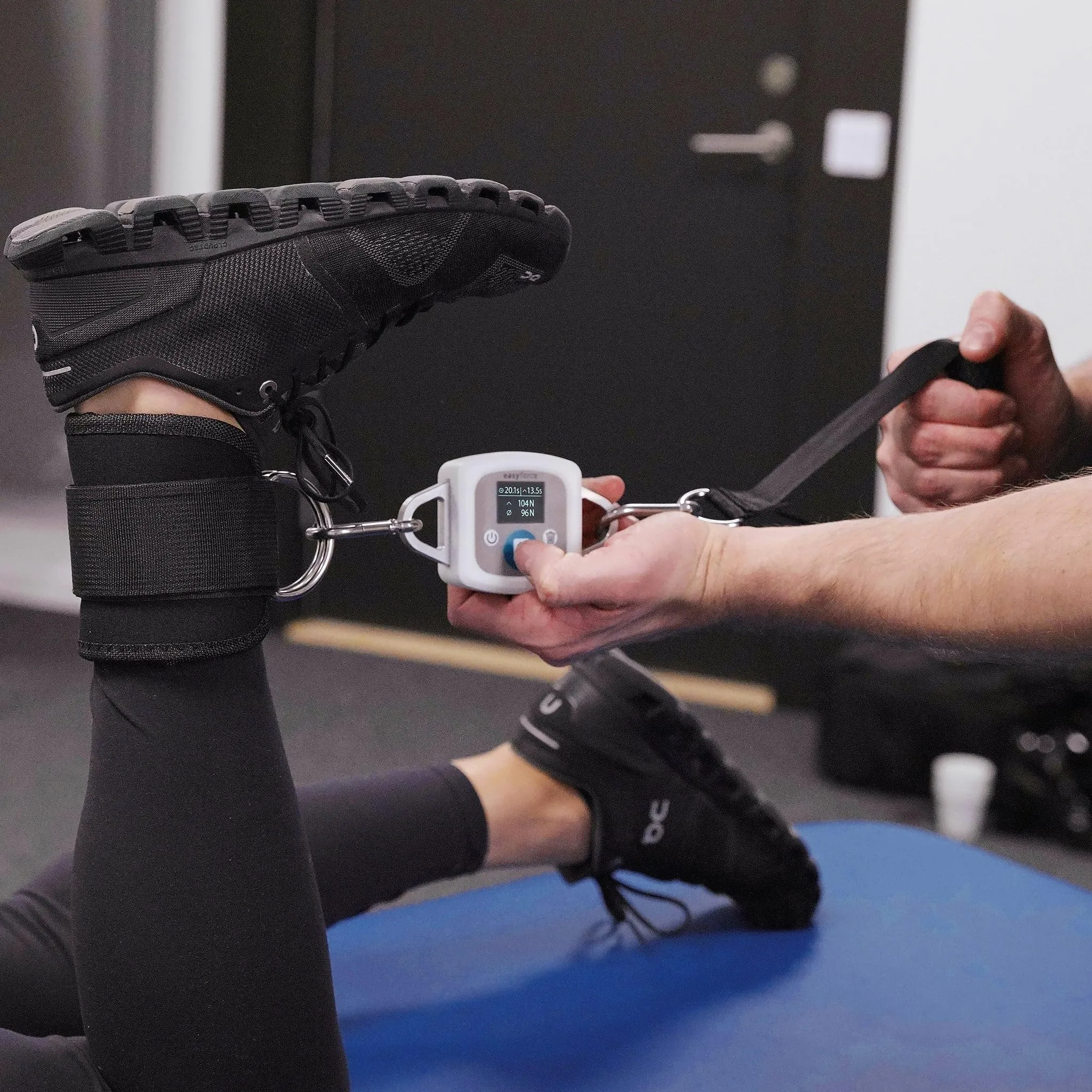 EasyForce® Digital Dynamometer - Precision Muscle Strength Assessment for Rehabilitation, Clinically Proven Accuracy, Monitoring Progress, Measure Grip Strength for Fitness and Health.