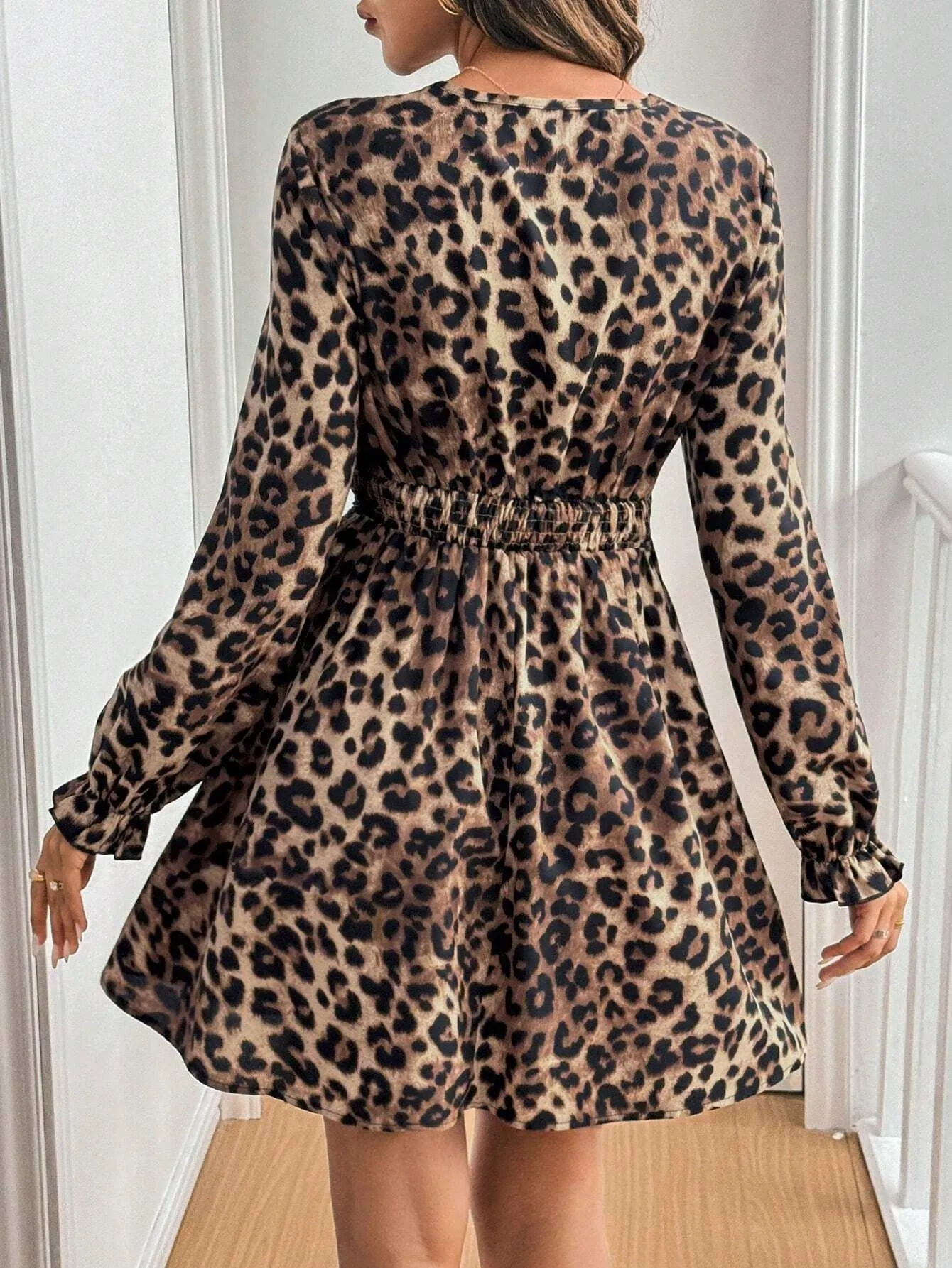 Elegant French-Inspired Leopard Print V-Neck Lace Long Sleeve Dress