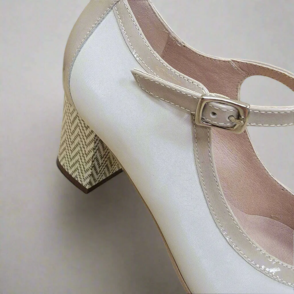 FLUCHOS - Rodin D9092 in Black & Crema