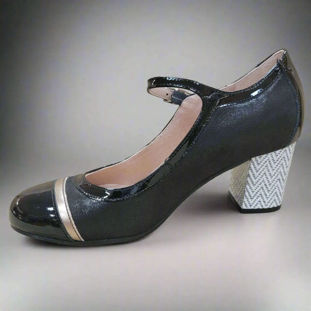 FLUCHOS - Rodin D9092 in Black & Crema