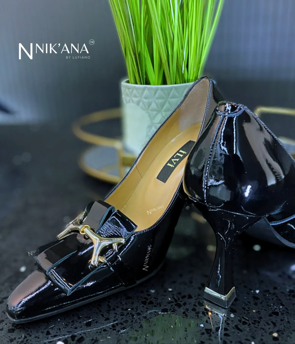 iLVi064-High Heels: Black