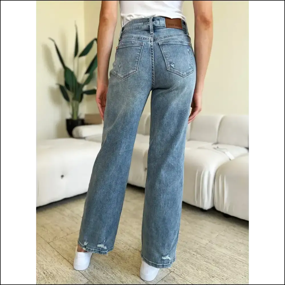 Judy Blue Distressed Straight Jeans: the Only Friend that Always Fits! 😂👖