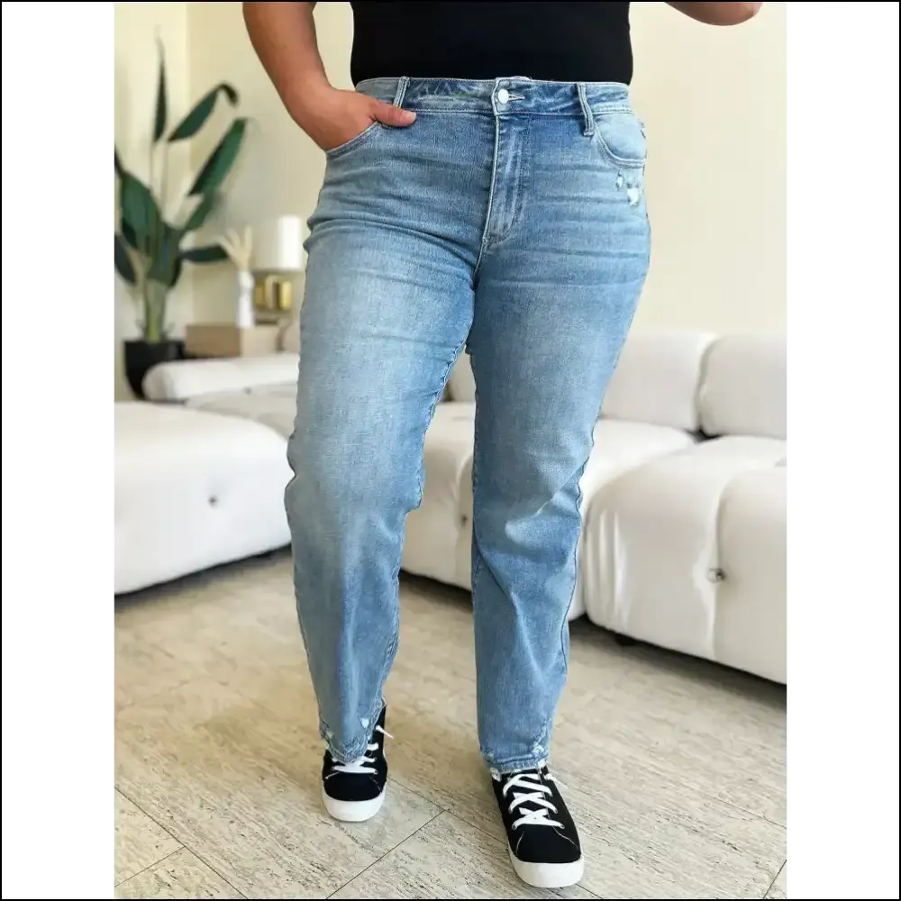 Judy Blue Distressed Straight Jeans: the Only Friend that Always Fits! 😂👖