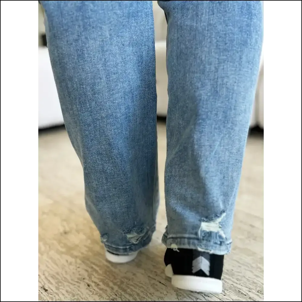 Judy Blue Distressed Straight Jeans: the Only Friend that Always Fits! 😂👖