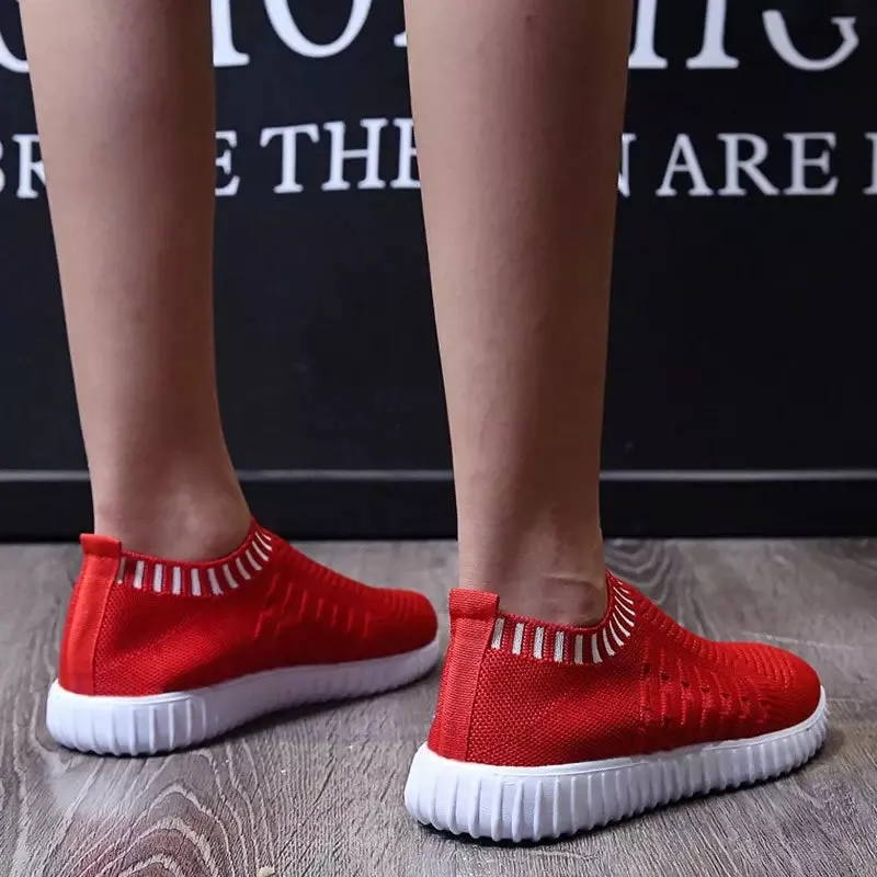 Lightweight sneakers for pain heel