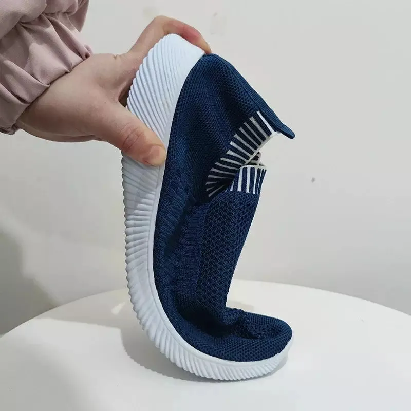 Lightweight sneakers for pain heel
