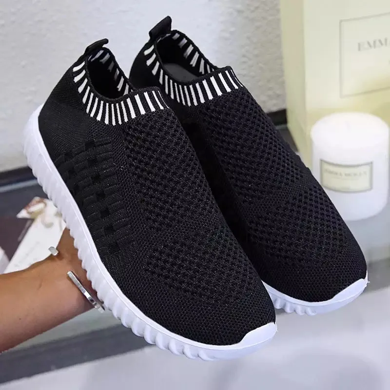 Lightweight sneakers for pain heel