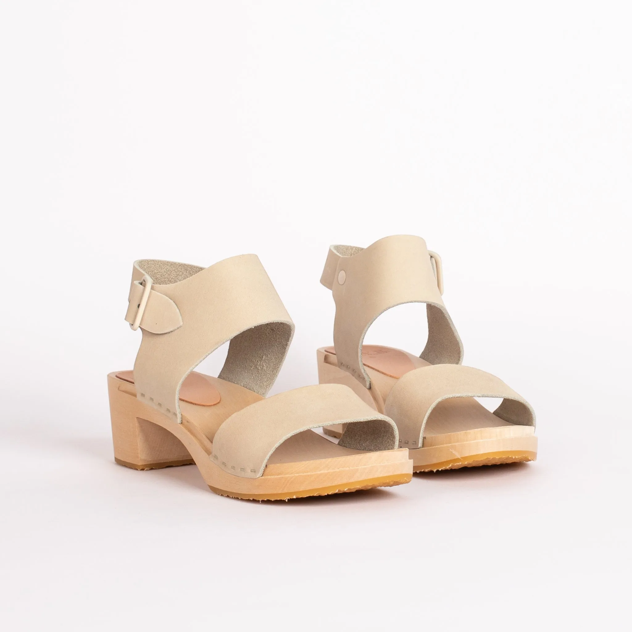 Maya sandal in Bone