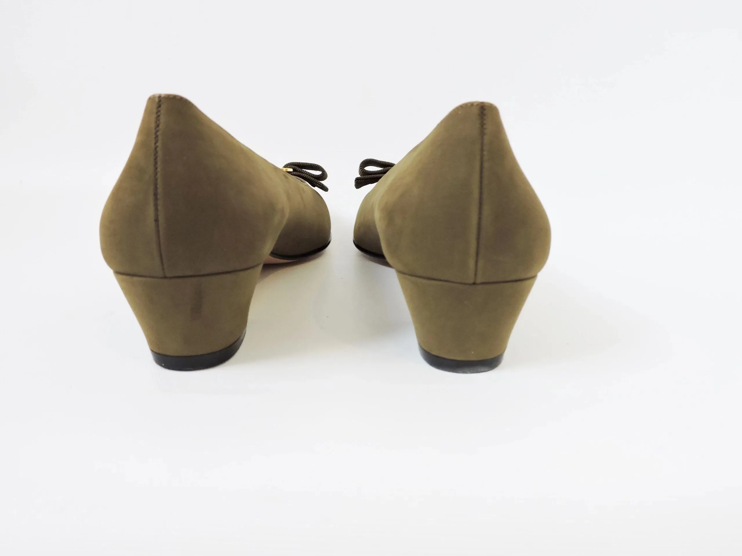 NEW Salvatore Ferragamo Pump Size 8 B