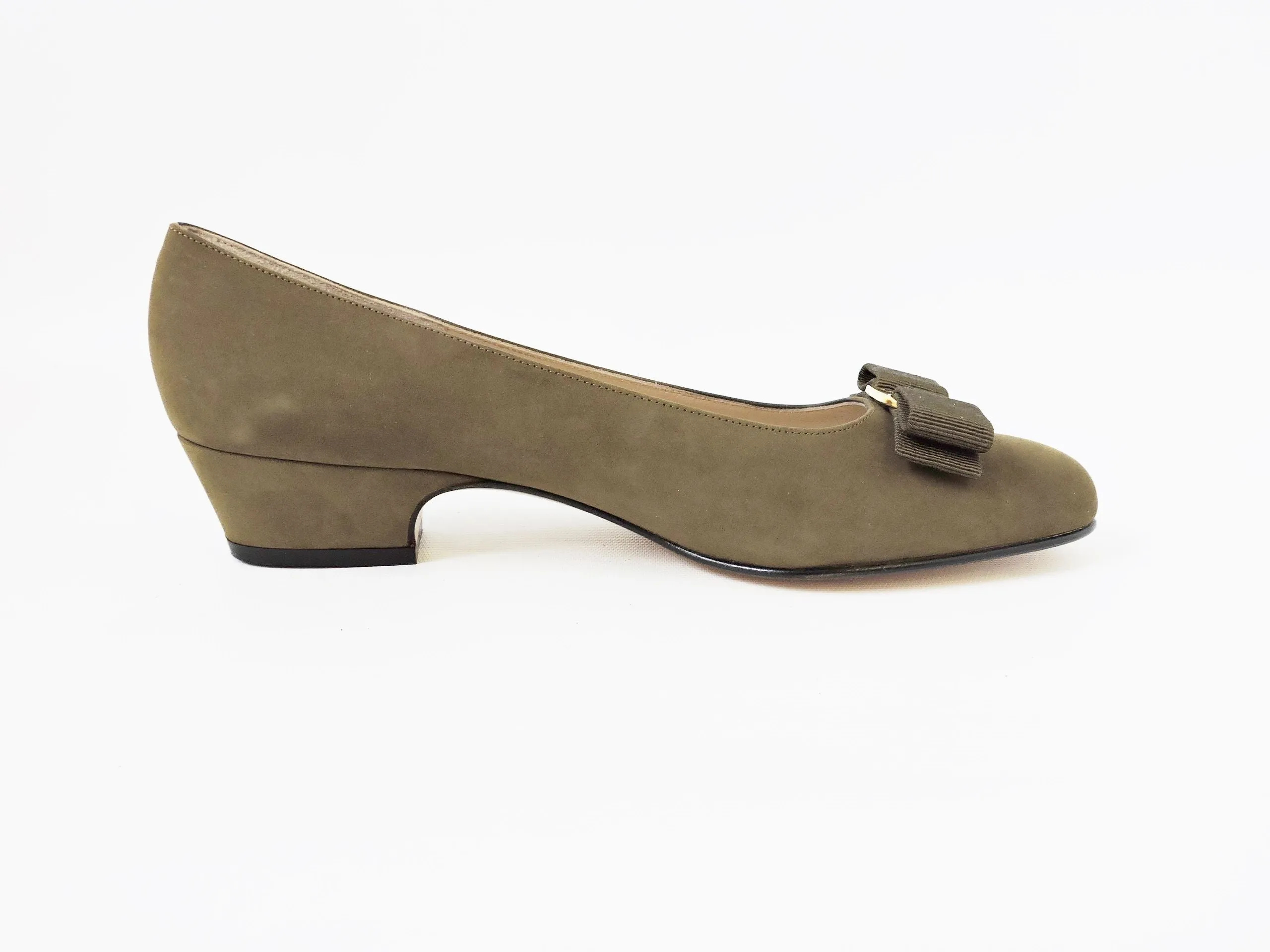NEW Salvatore Ferragamo Pump Size 8 B