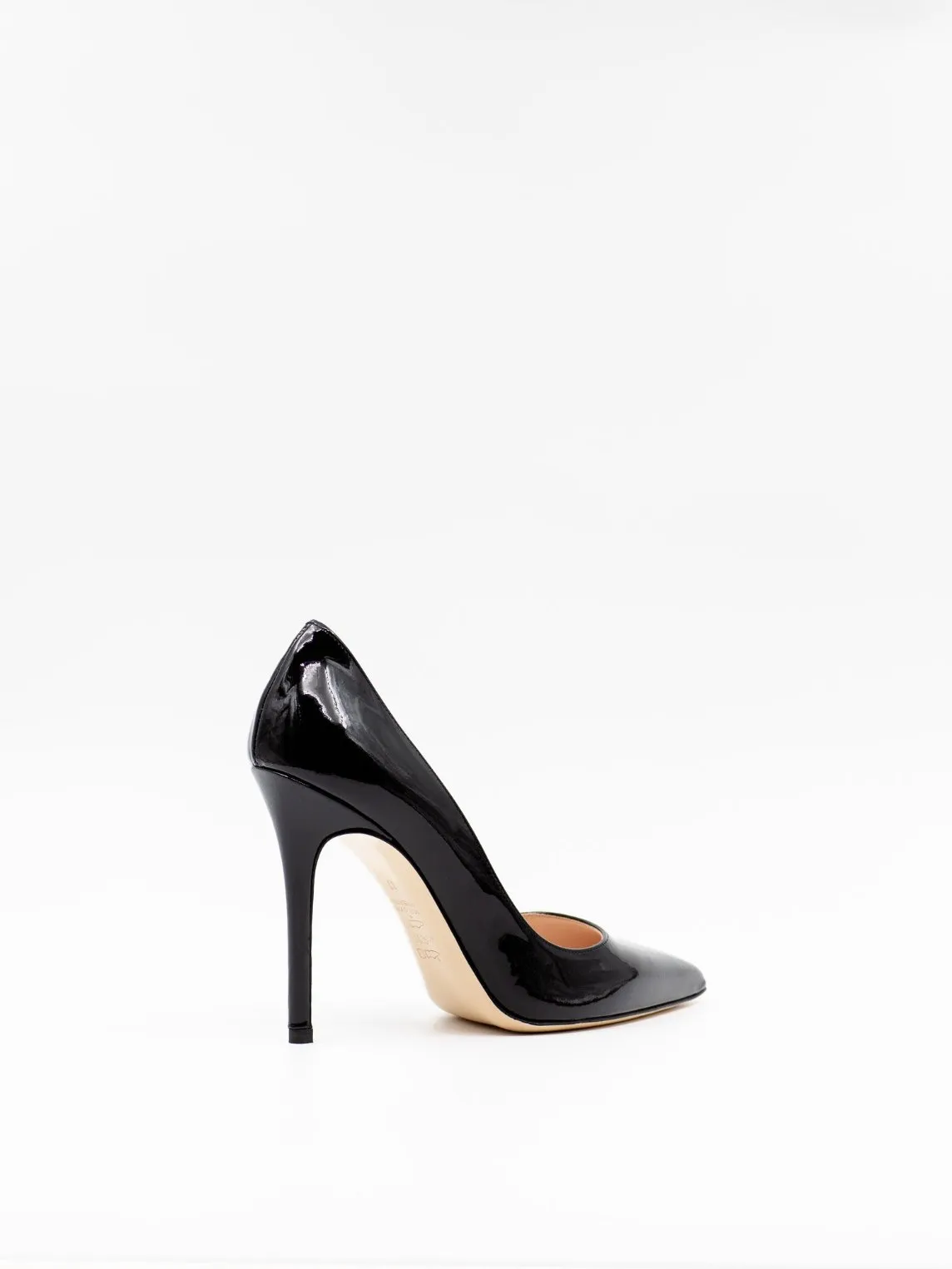 Pumps115 in black patent