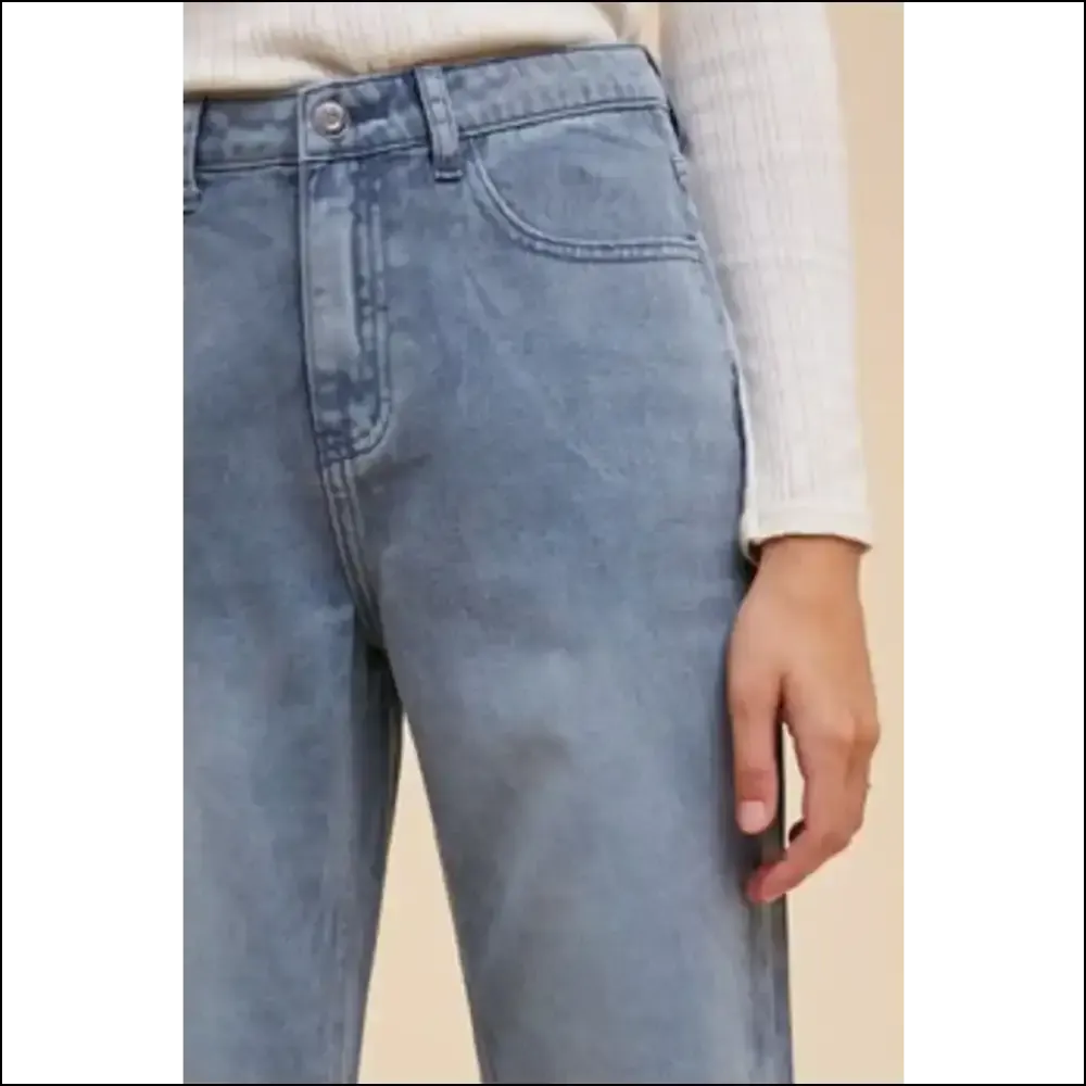 Rock your Look: Meet Annie Wear Distressed Raw Hem Jeans, Attitude Included! 😎💃