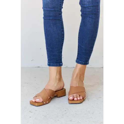 Step Criss Cross Wooden Clog Mules Redefine Summer Style