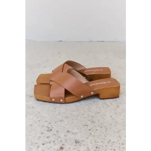 Step Criss Cross Wooden Clog Mules Redefine Summer Style