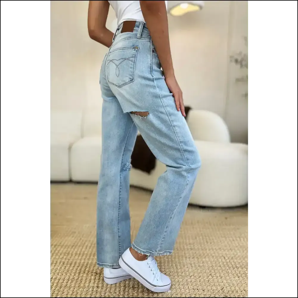 Why be Basic? Flaunt your Curves in Judy Blue High Waist Distressed Jeans! 👖👑